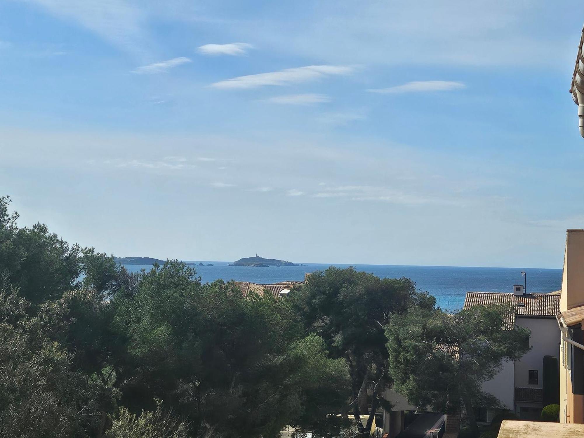Domaine De La Coudouliere, T2 Climatise Terrasse Vue Mer Sans Vis A Vis Plage A 100M Six-Fours-les-Plages Rum bild